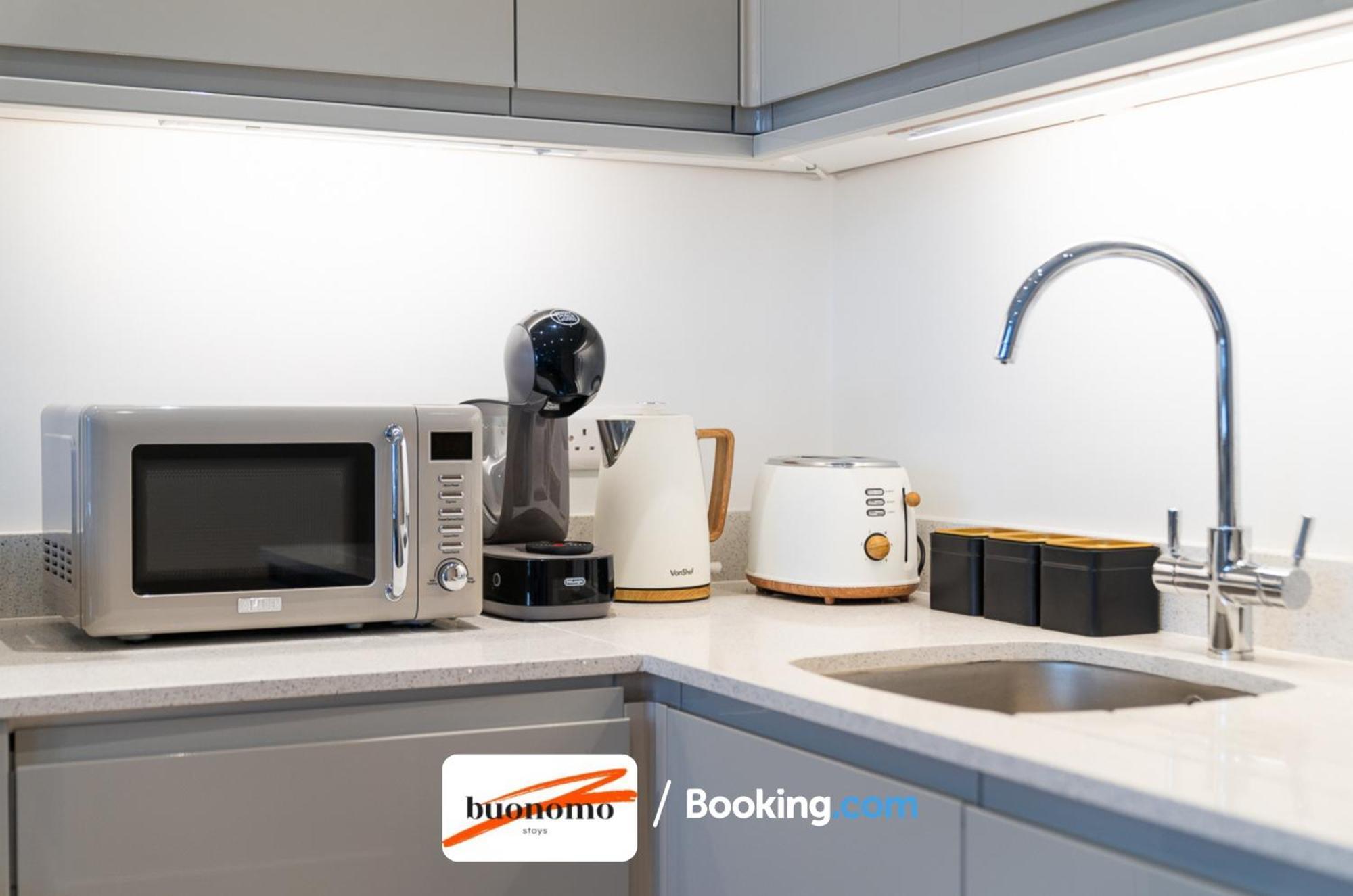 Two Bedroom Apartment At Buonomo Stays Short Lets & Serviced Accommodation Close To Wimbledon Tennis Courts Лондон Екстериор снимка