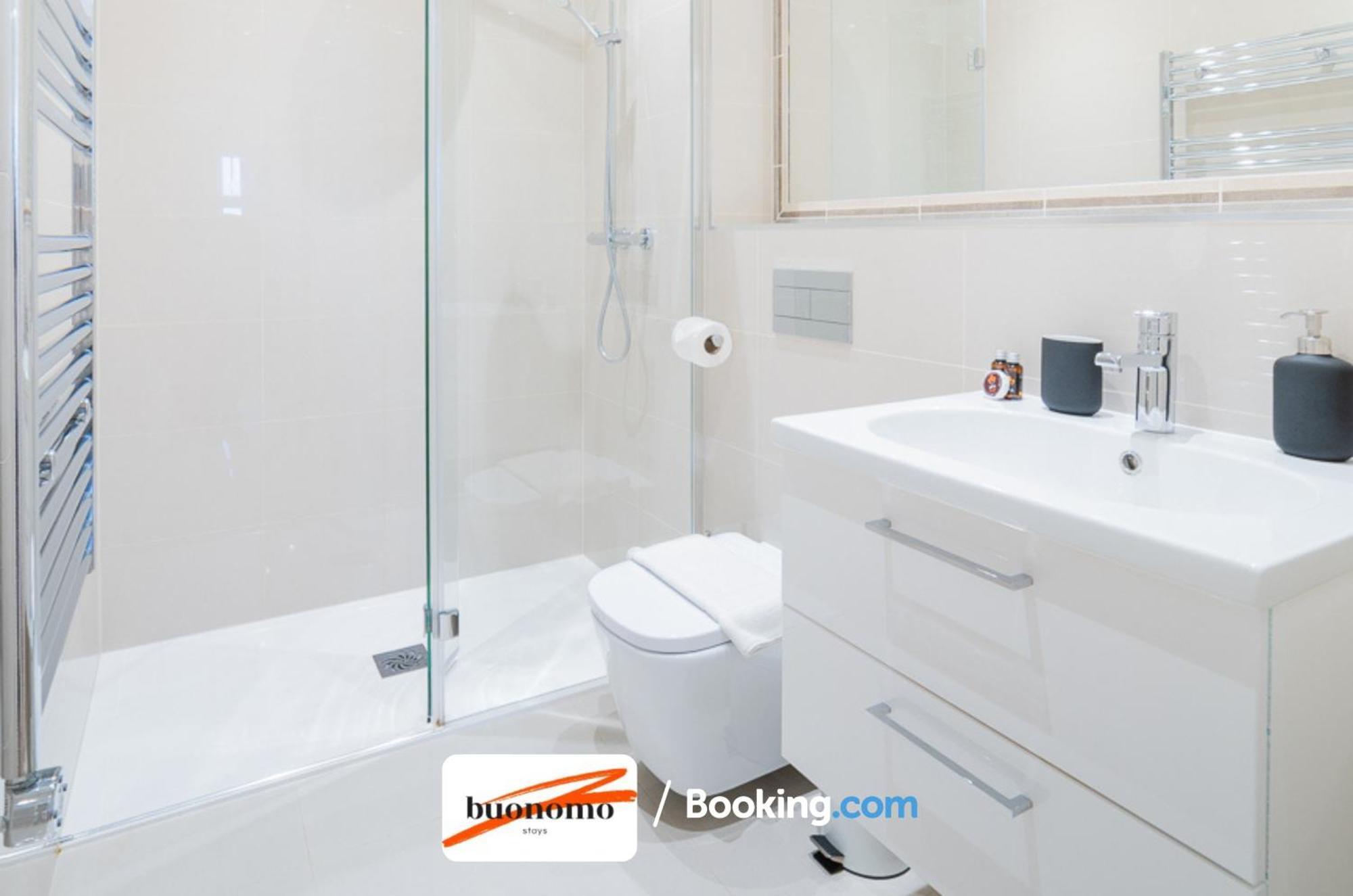 Two Bedroom Apartment At Buonomo Stays Short Lets & Serviced Accommodation Close To Wimbledon Tennis Courts Лондон Екстериор снимка