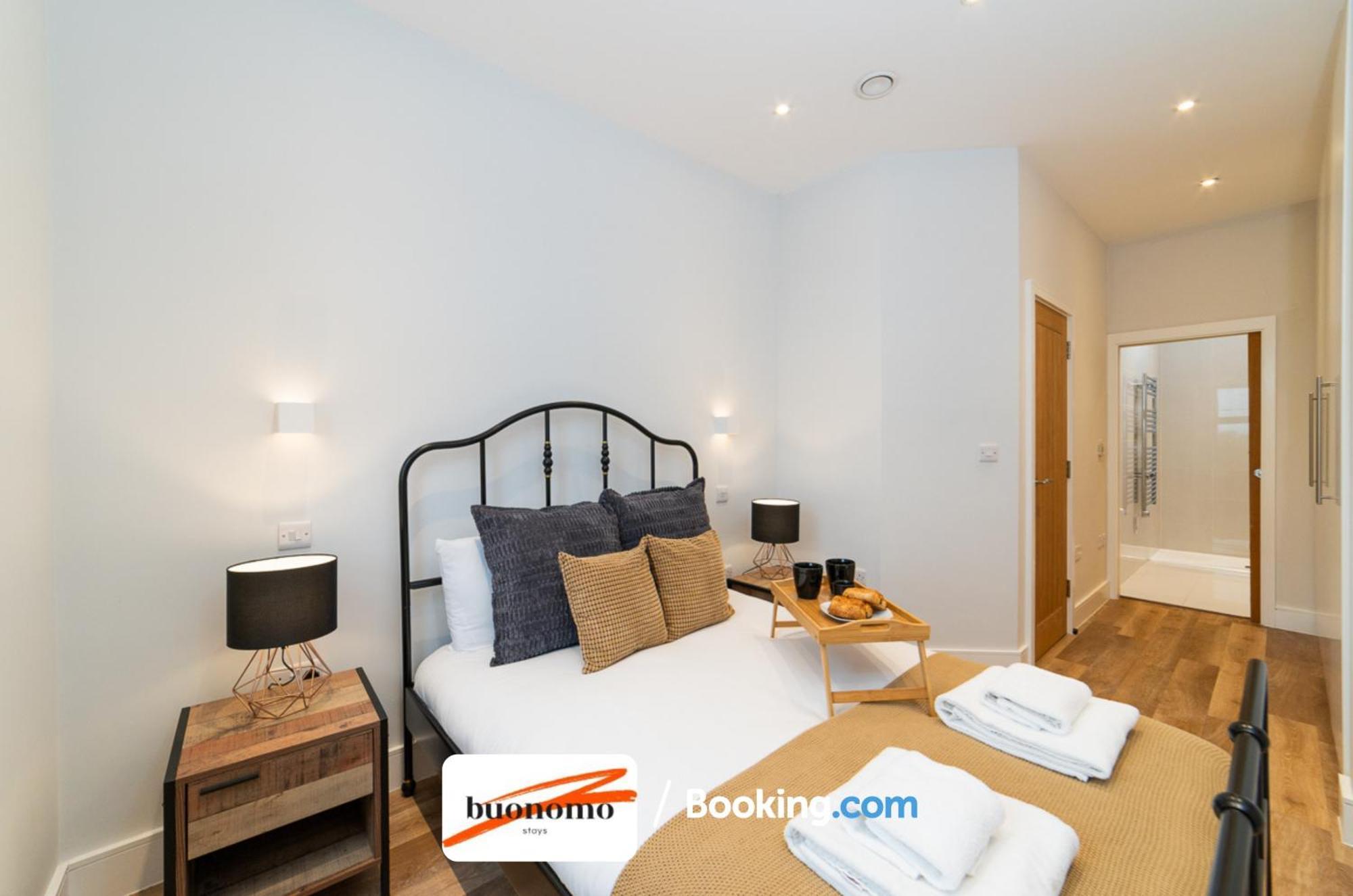 Two Bedroom Apartment At Buonomo Stays Short Lets & Serviced Accommodation Close To Wimbledon Tennis Courts Лондон Екстериор снимка