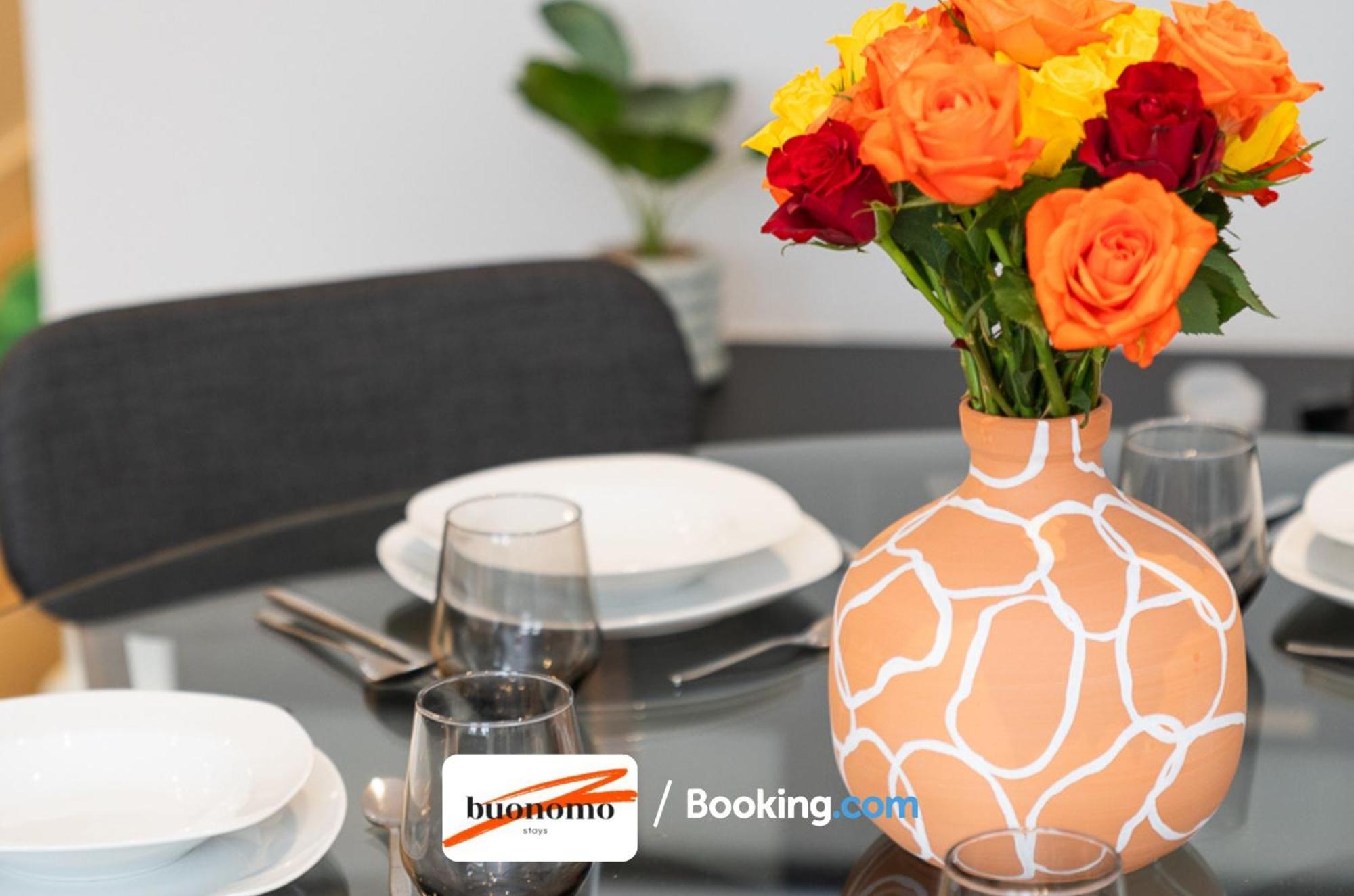 Two Bedroom Apartment At Buonomo Stays Short Lets & Serviced Accommodation Close To Wimbledon Tennis Courts Лондон Екстериор снимка