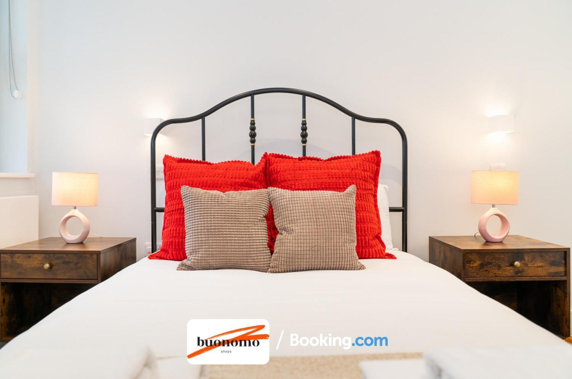 Two Bedroom Apartment At Buonomo Stays Short Lets & Serviced Accommodation Close To Wimbledon Tennis Courts Лондон Екстериор снимка