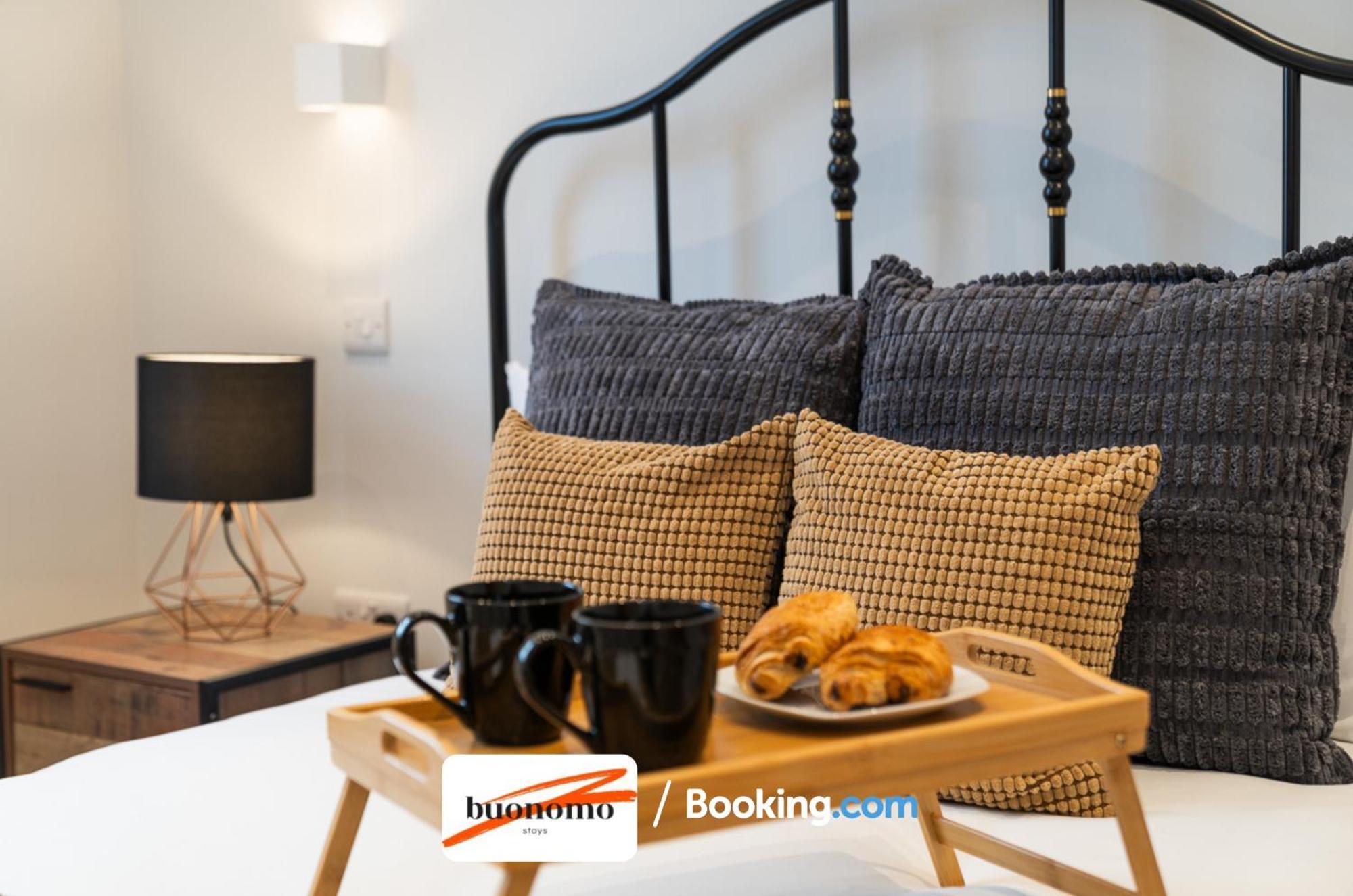 Two Bedroom Apartment At Buonomo Stays Short Lets & Serviced Accommodation Close To Wimbledon Tennis Courts Лондон Екстериор снимка