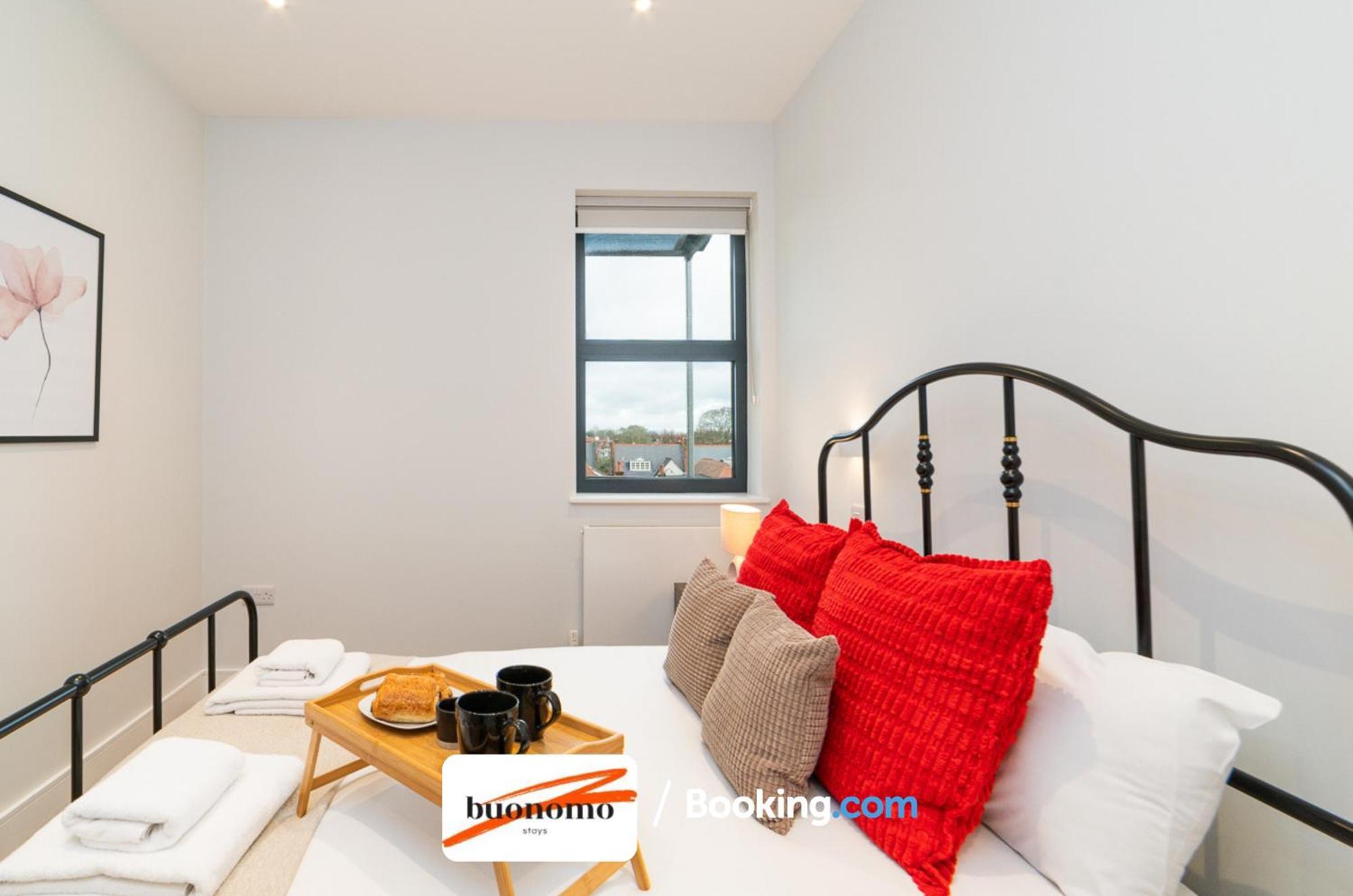 Two Bedroom Apartment At Buonomo Stays Short Lets & Serviced Accommodation Close To Wimbledon Tennis Courts Лондон Екстериор снимка
