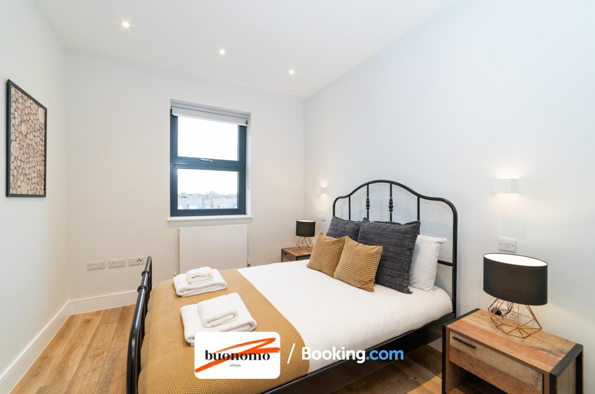 Two Bedroom Apartment At Buonomo Stays Short Lets & Serviced Accommodation Close To Wimbledon Tennis Courts Лондон Екстериор снимка