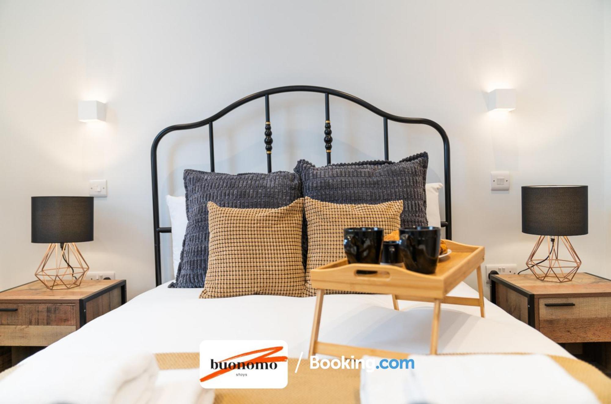 Two Bedroom Apartment At Buonomo Stays Short Lets & Serviced Accommodation Close To Wimbledon Tennis Courts Лондон Екстериор снимка
