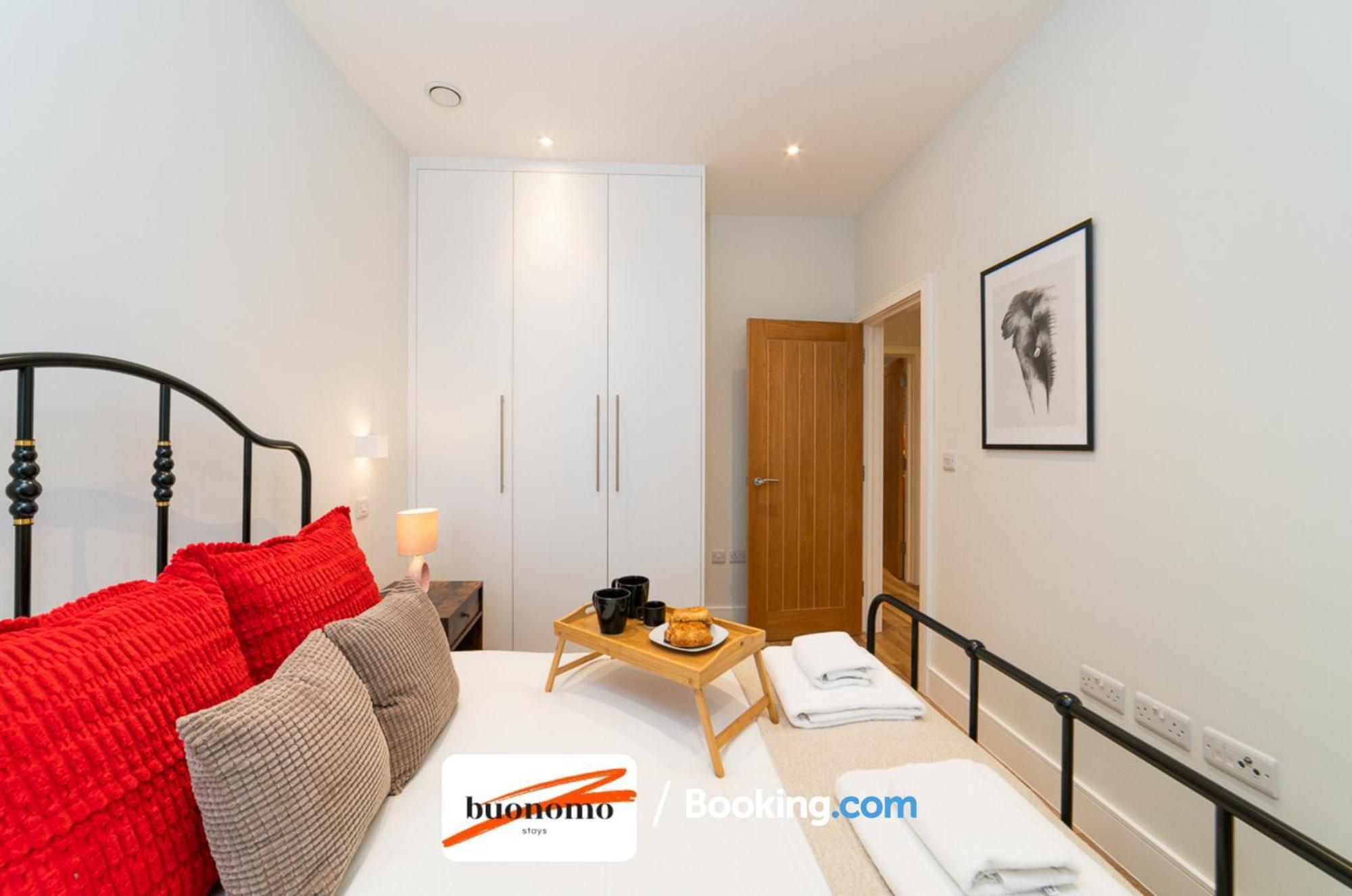 Two Bedroom Apartment At Buonomo Stays Short Lets & Serviced Accommodation Close To Wimbledon Tennis Courts Лондон Екстериор снимка