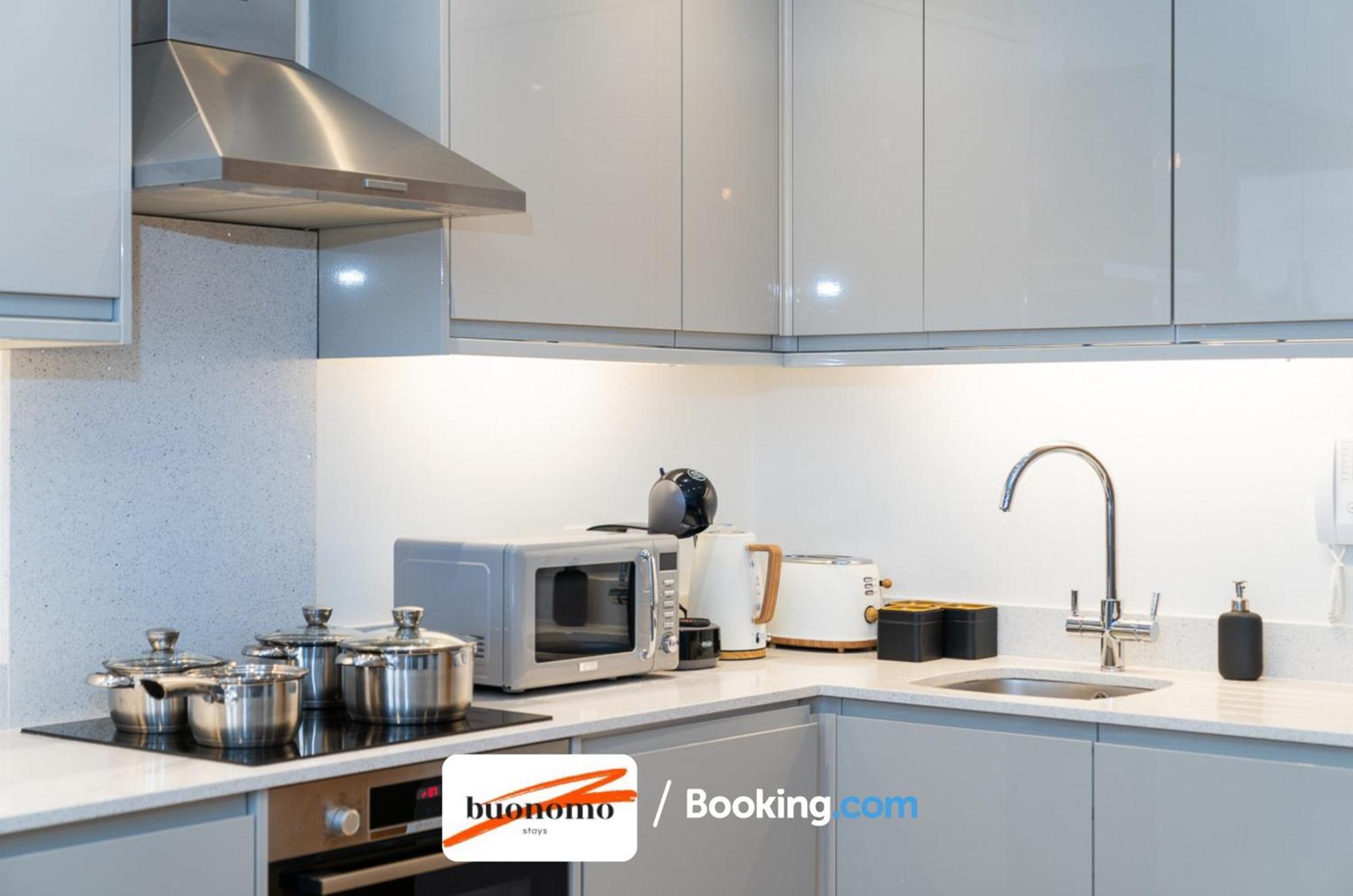 Two Bedroom Apartment At Buonomo Stays Short Lets & Serviced Accommodation Close To Wimbledon Tennis Courts Лондон Екстериор снимка