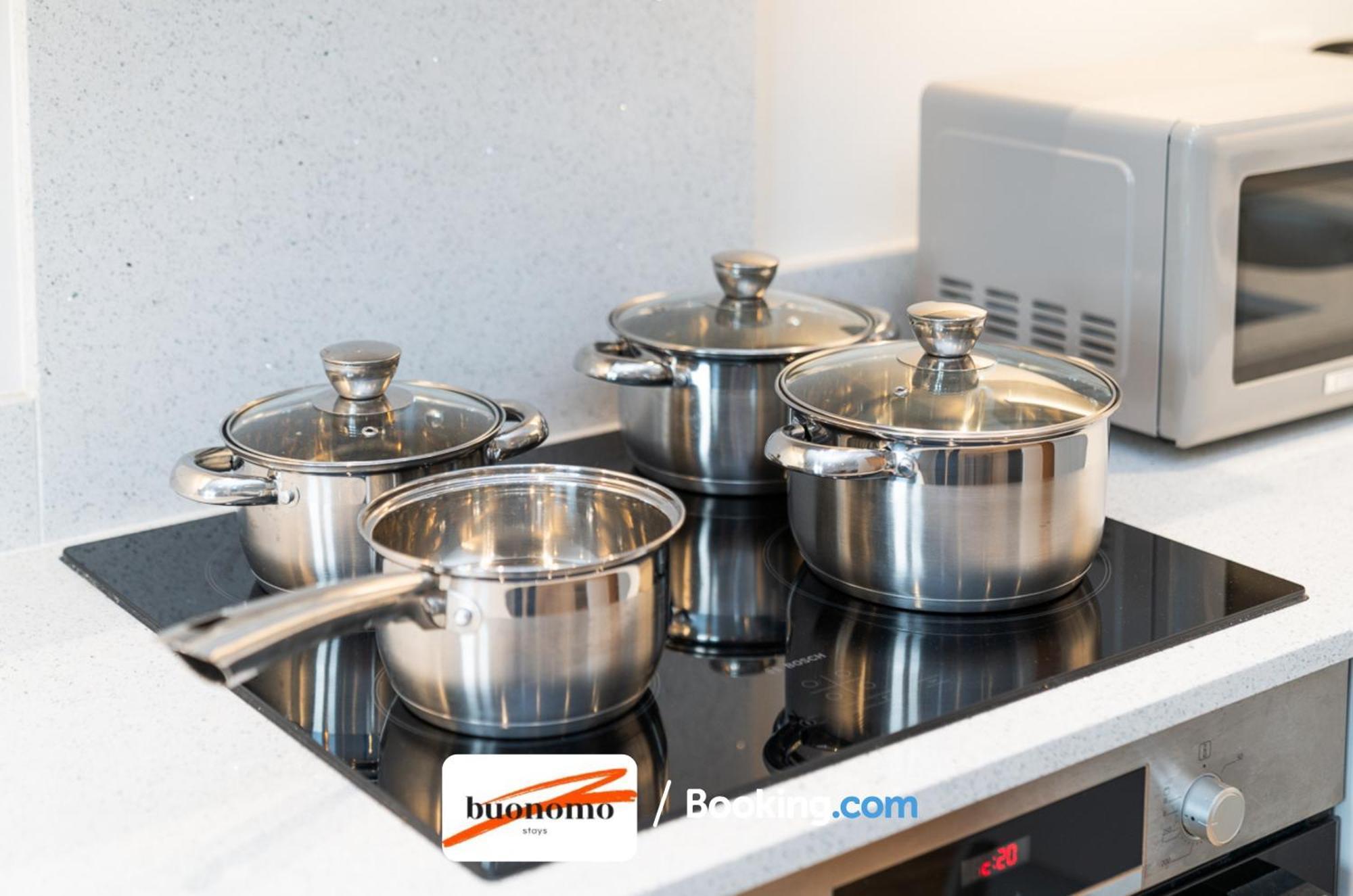 Two Bedroom Apartment At Buonomo Stays Short Lets & Serviced Accommodation Close To Wimbledon Tennis Courts Лондон Екстериор снимка